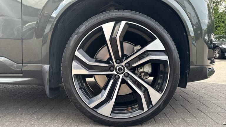 2021 Volvo XC90 Recharge R-Design Pro, T8 AWD plug-in hybrid, 7 Seats Estate Petrol Parallel PHEV...