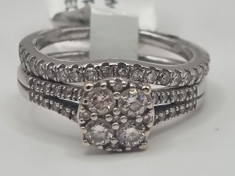 18ct white gold diamond set of 2 rings approx. 0.73pts
