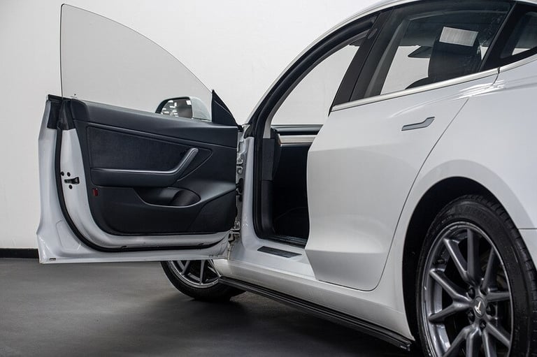 2020 Tesla Model 3 Long Range Saloon Electric Automatic