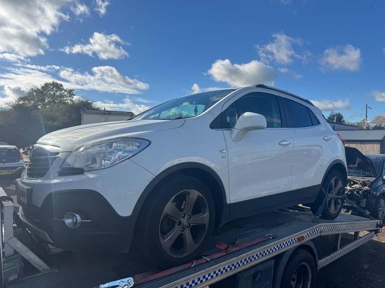 image for Vauxhall mokka 1.4 turbo 2014 white BREAKING FOR PARTS 
