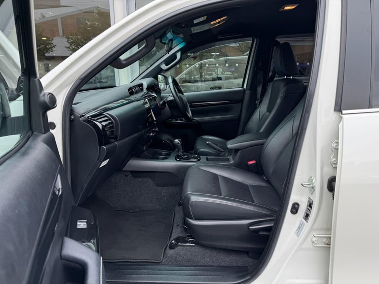 2020 Toyota Hilux 2.4 D-4D Invincible X Auto 4WD Euro 6 (s/s) 4dr (TSS) PICK UP Diesel Automatic