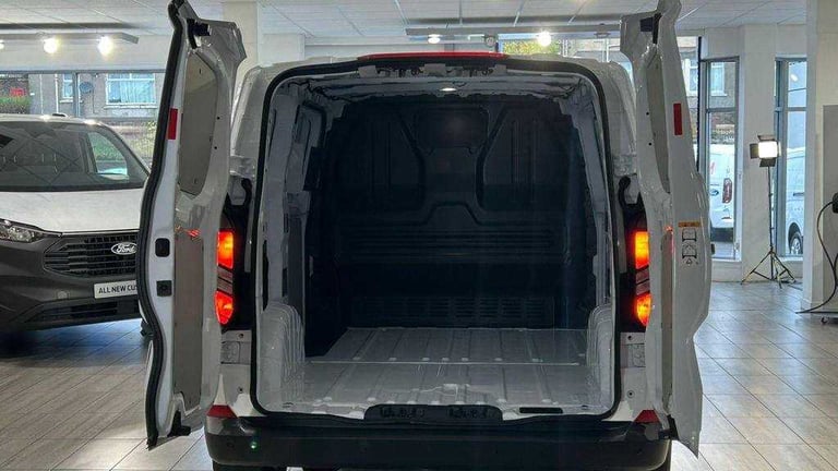  Ford Transit Custom 2.5 PHEV 232ps H1 Van Trend Auto Van Plug-In Hy Automatic