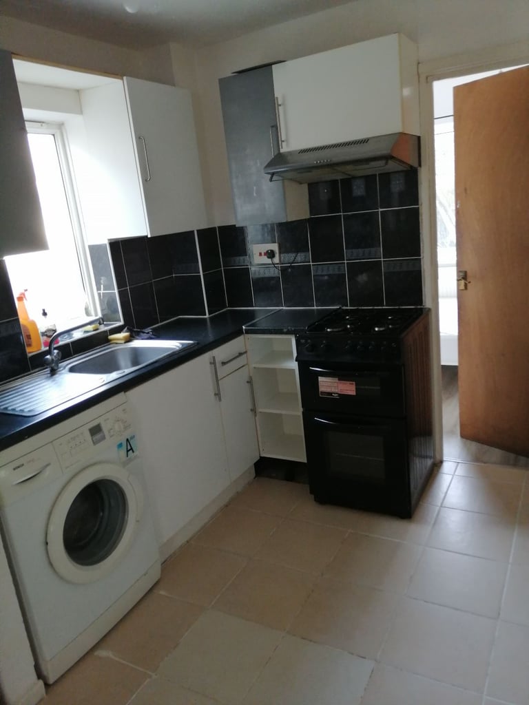 1 BEDROOM FLAT OFF CITY ROAD FURNISHED DIRECT LLORD