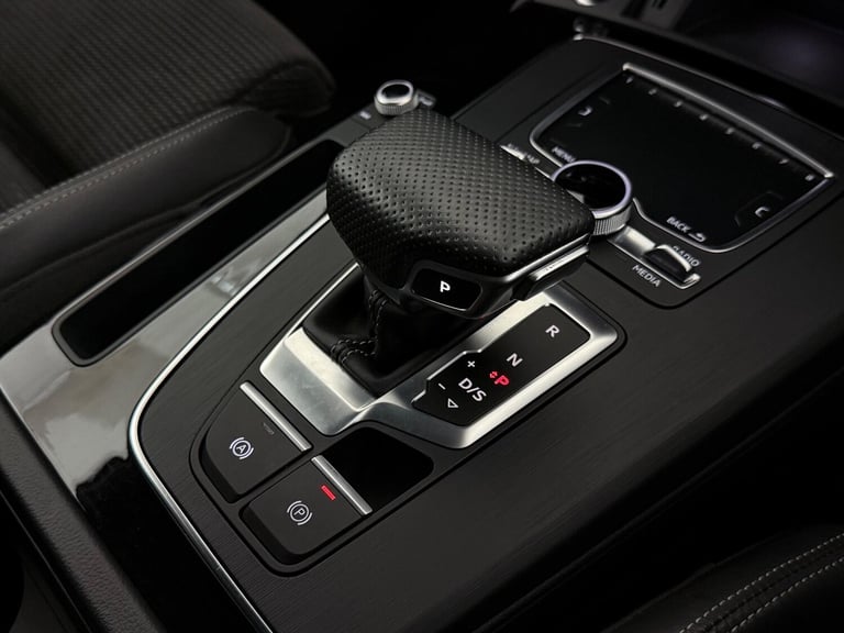  Audi Q5 2.0 TDI 40 Black Edition S Tronic quattro Euro 6 (s/s) 5dr Diesel Automatic
