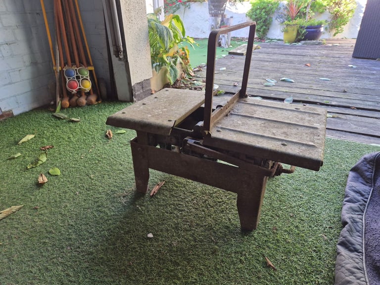 Avery vintage industrial sack weighing scales