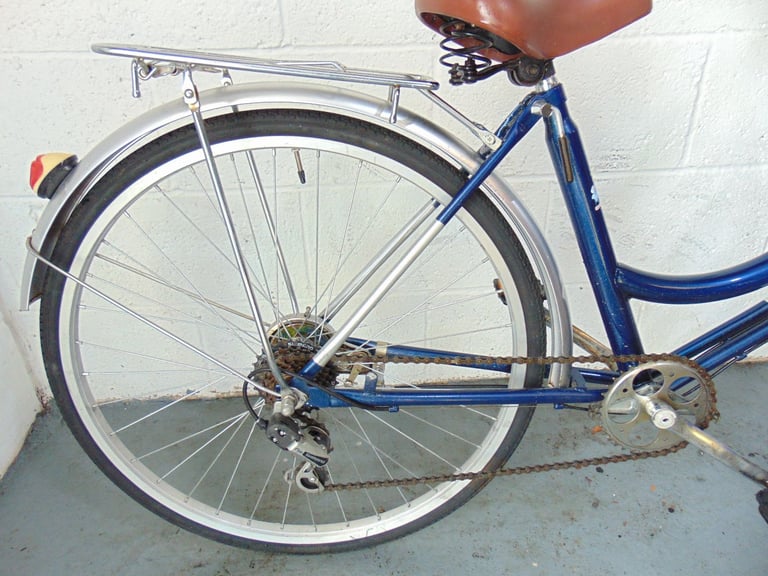 Sportsman Spring (16.5inch frame) Hybrid/Commuter/City Bike (free local delivery)