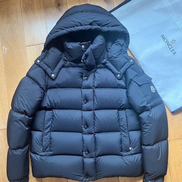 image for MONCLER VEZERE BLACK JACKET LARGE