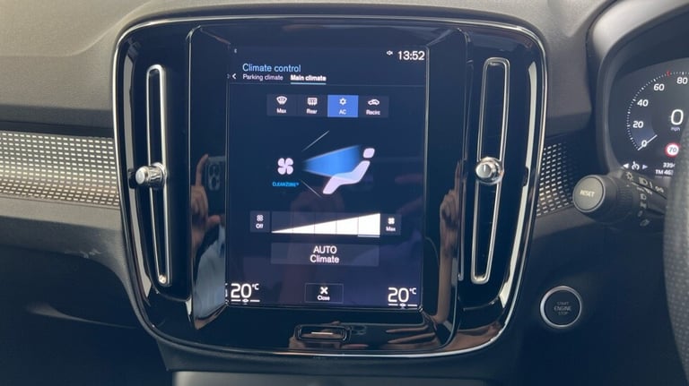 2021 Volvo XC40 Recharge R-Design, T5 plug-in hybrid (Power Tailgate, Sensus Navigation) Estate P...
