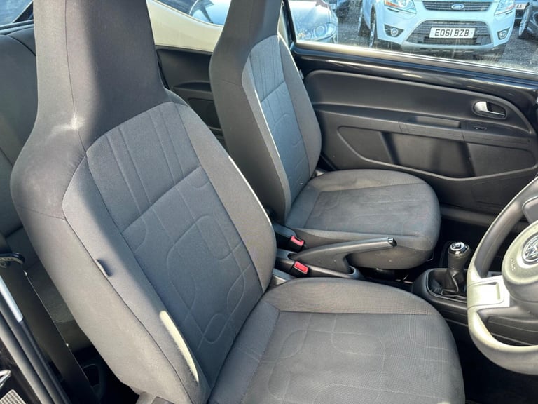 VOLKSWAGEN UP 1.0 Move up! 2015