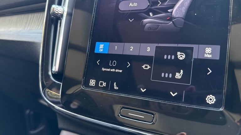 2025 Volvo XC40 Ultra, B4 Mild hybrid, Petrol, Dark Estate Petrol Automatic