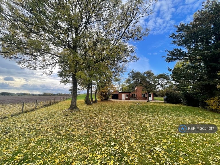 4 bedroom house in Hunscote Lane, Wellesbourne, Warwick, CV35 (4 bed) (#2654017)