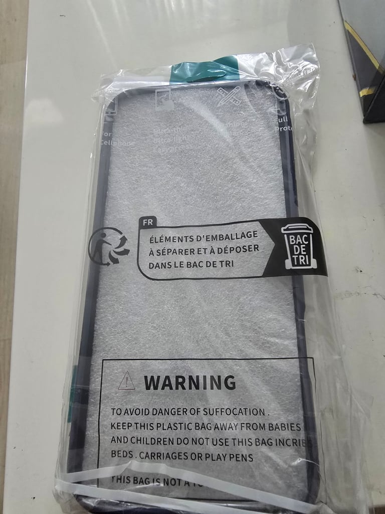 Iphone 17 pro max cover