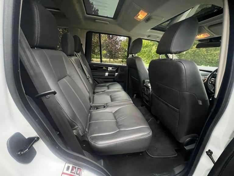 LAND ROVER DISCOVERY 4 3.0 SD V6 HSE 2015