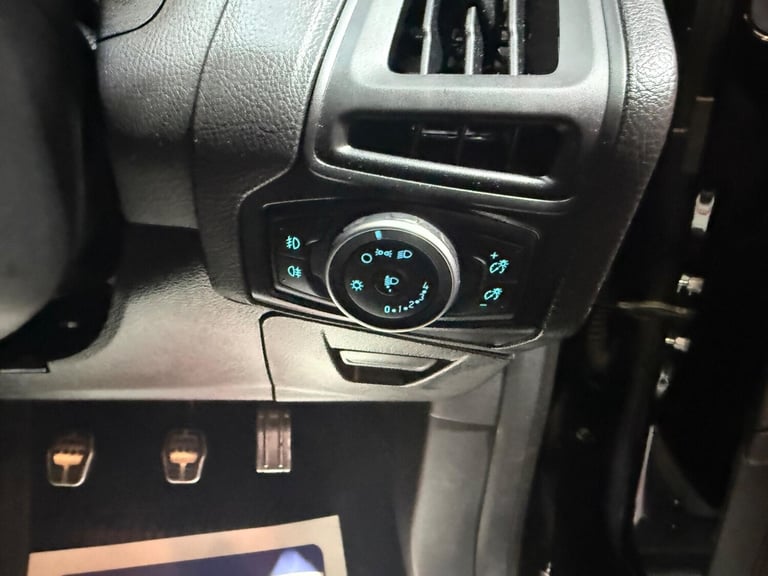 2017 Ford Focus 1.0T EcoBoost ST-Line Euro 6 (s/s) 5dr ESTATE Petrol Manual