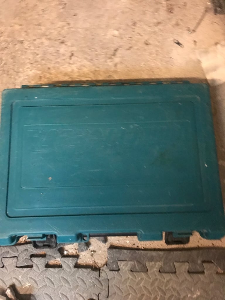 Makita HP20250 drill- Spare or repair