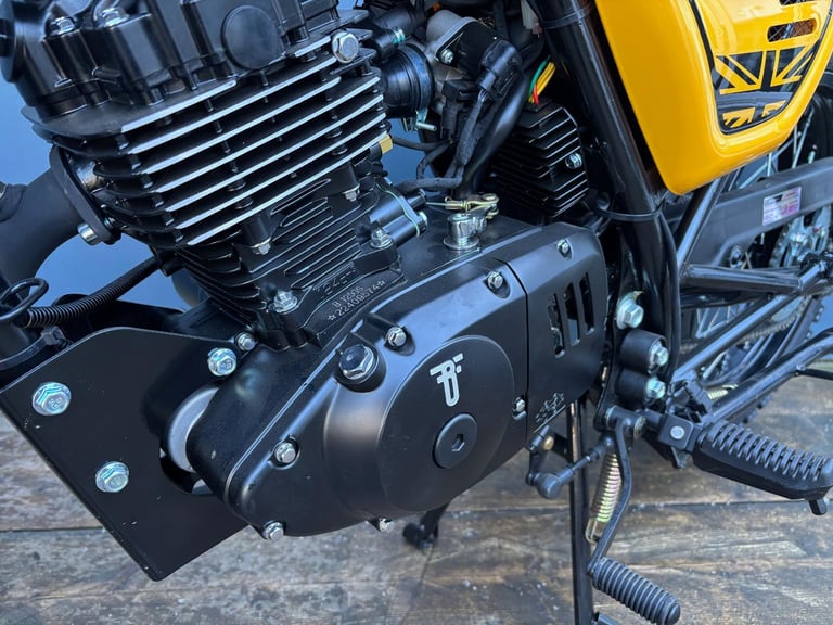 BIKE OF THE WEEK - Bluroc Legend 125cc Scrambler Motorcycle Mutt Bullit 125 