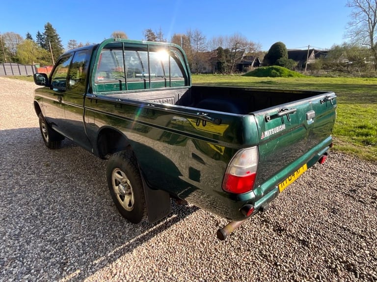 2004 Mitsubishi L200 2.5 TD 4Work Pickup 2dr Diesel Manual 4WD (113 bhp) PICKUP Diesel Manual
