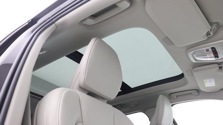 2025 Volvo XC90 T8 PHEV AWD Ultra, Dark, 7 Seats (Sunroof, Pilot Assist, Bowers &amp; Wilkins) ES...