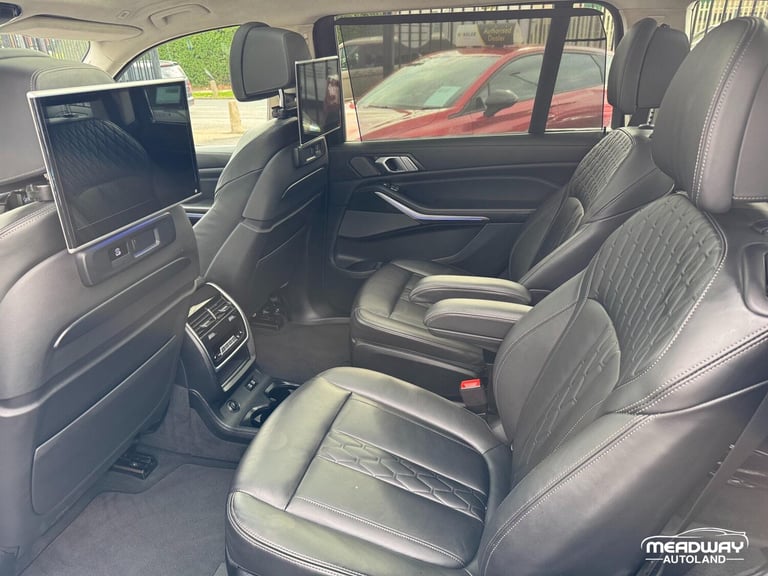 2022 BMW X7 4.4 M50i V8 Dark Shadow Edition SUV 5dr Petrol Auto xDrive Euro 6 (s/s) (53 ESTATE Pe...
