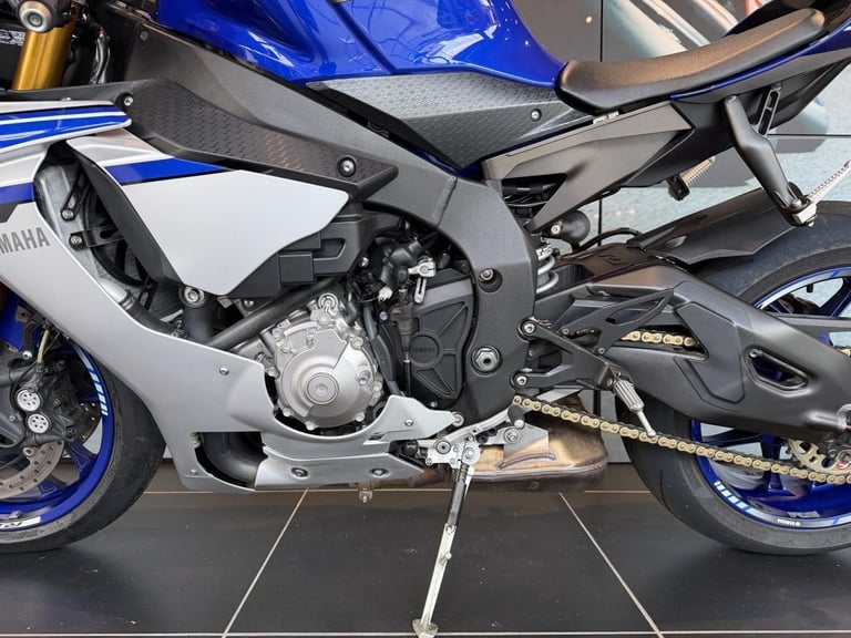 2016 Yamaha YZF-R1 – Excellent Condition, Low Mileage