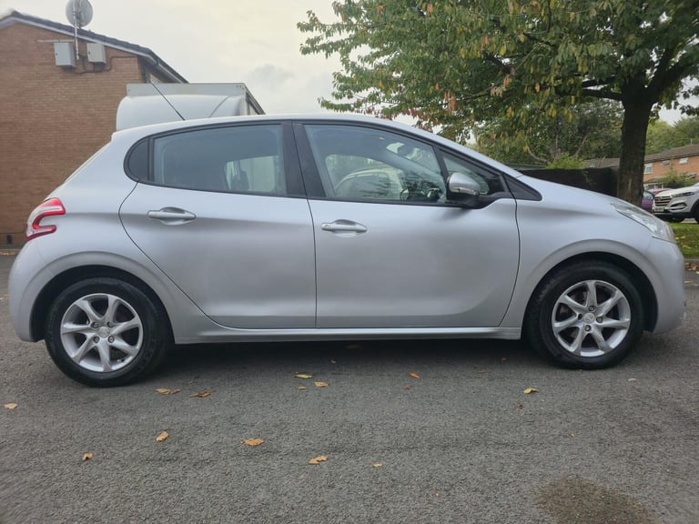 2013 Peugeot 208 1.2 VTi Active 5dr HATCHBACK PETROL Manual