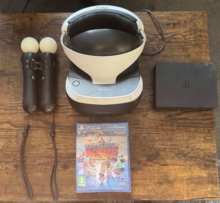 PlayStation 4 VR Bundle Headset, Controllers, Charger, Wires, Camera, Games