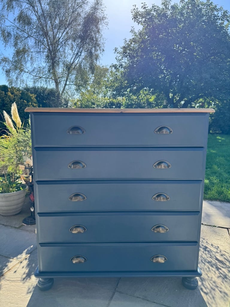 *SOLD* Solid chest of drawers 
