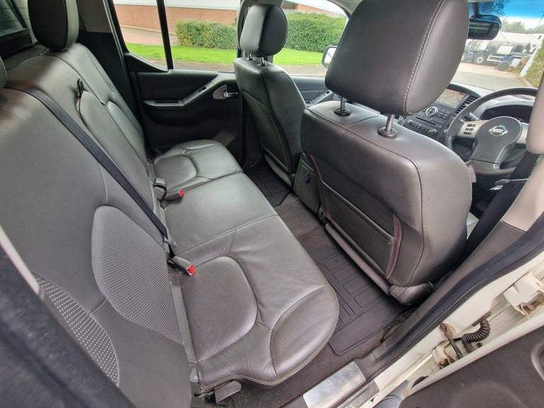 2012 Nissan Navara Double Cab Pick Up Outlaw 3.0dCi V6 231 4WD Auto PICK UP Diesel Automatic