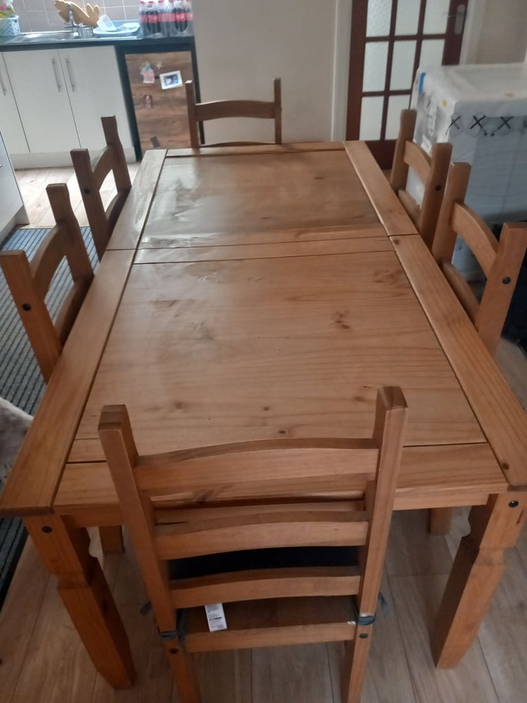 Dinning tables and chairs set 