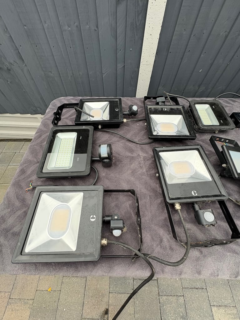 Out door sensor lights (job lot)