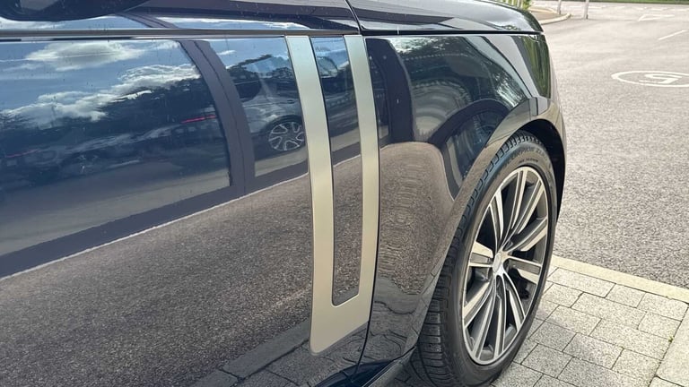  Land Rover Range Rover 3.0 D300 SE 4dr Auto SUV Diesel Automatic