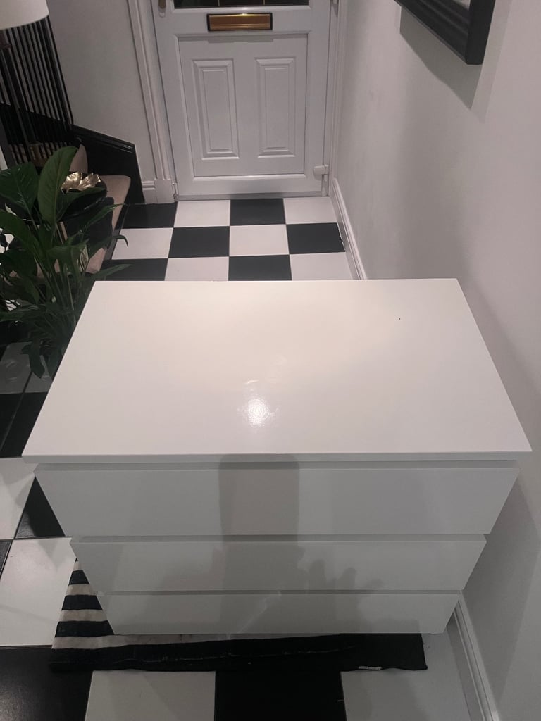IKEA set 3 white drawers , 