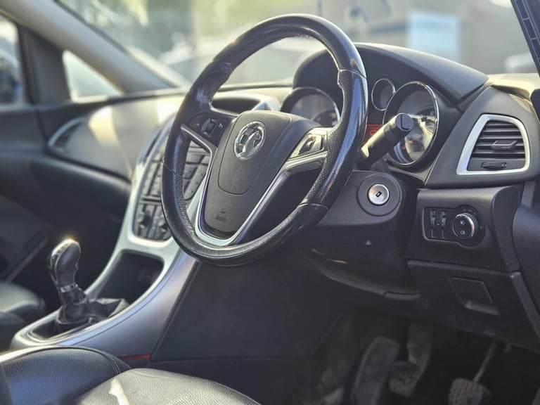 2010 Vauxhall Astra 1.7 CDTi 16V ecoFLEX SRi 5dr HATCHBACK Diesel Manual - Image 6