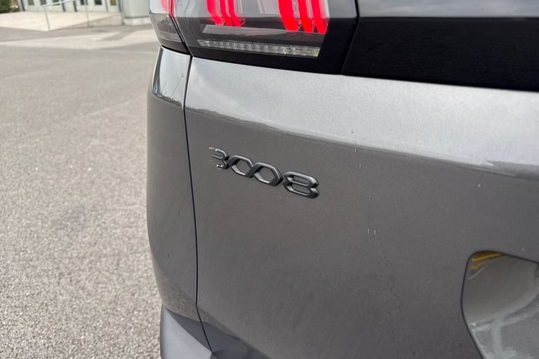 2022 Peugeot 3008 1.6 13.2kWh GT Premium e-EAT Euro 6 (s/s) 5dr SUV PETROL/ELECTRIC Automatic