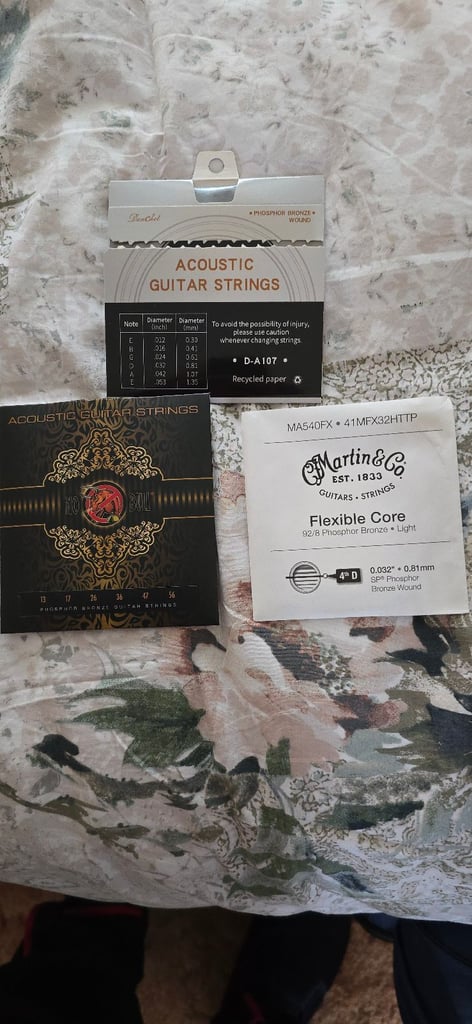 Guitar and accessories 