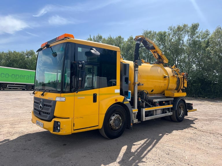 Mercedes-Benz ECONIC 1830 