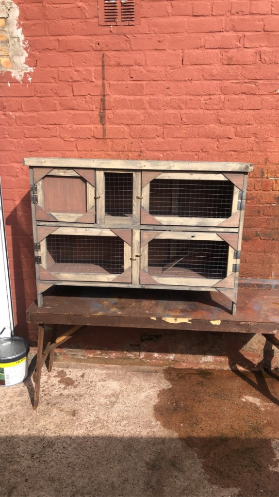 BRAND NEW 4FT 2 TIER RABBIT/GUINEA PIG HUTCH IN CHARCOAL GREY