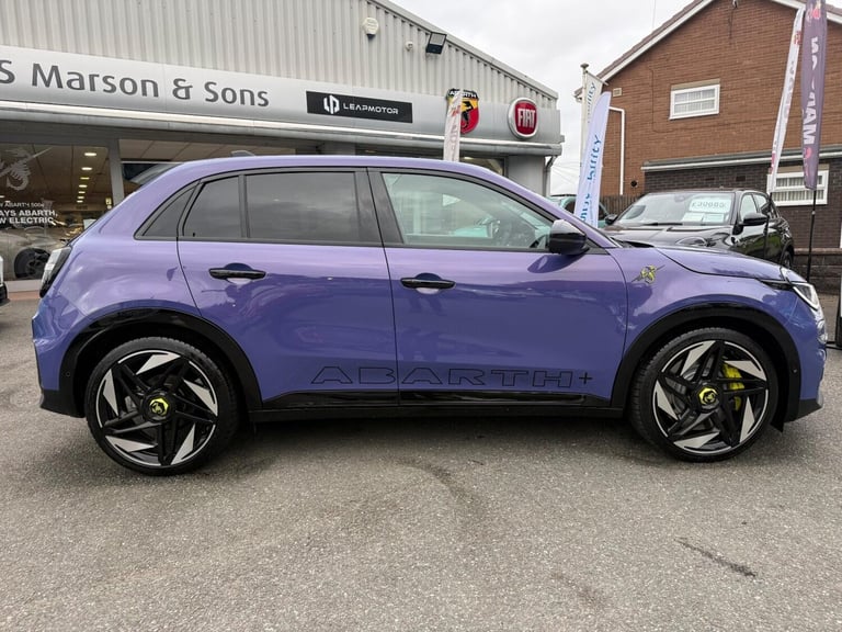 2025 Abarth 600e 54kWh Scorpionissima SUV 5dr Electric Auto (280 ps) Hatchback Electric Automatic