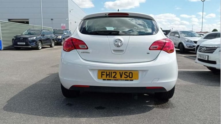 Vauxhall, ASTRA, Hatchback, 2012, Manual, 1598 (cc),5 doors - Image 5