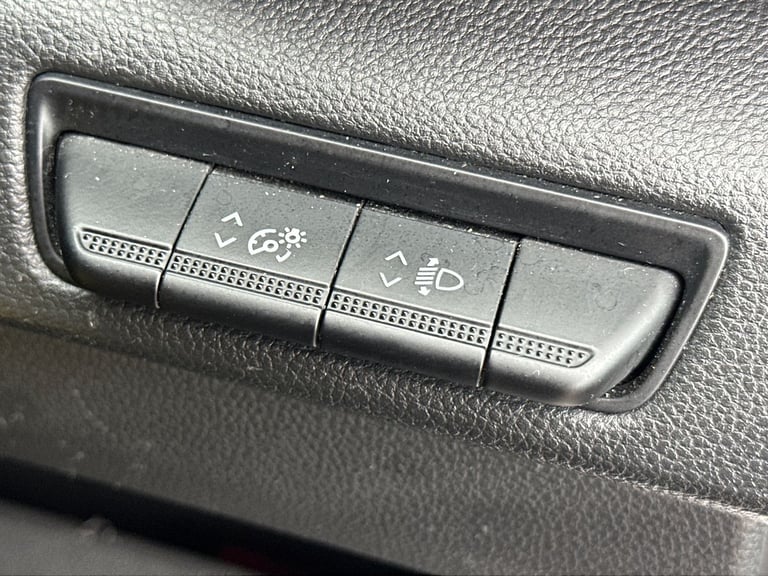  Renault Trafic 2.0 Dci Blue Sl28 Business Panel Van 5dr Diesel Manual L1 H1