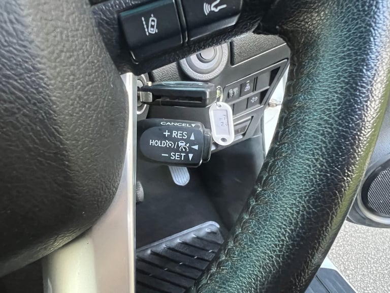 TOYOTA HILUX 2.4 D-4D 150PS ICON AUTOMATIC 4X4 UTILITY PICKUP 73 29,700 MILES