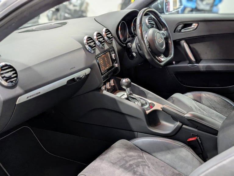 2011 AUDI TT 2.0 TFSI Quattro S-Line S-Tronic, 2 owners, daytona grey, alcantara