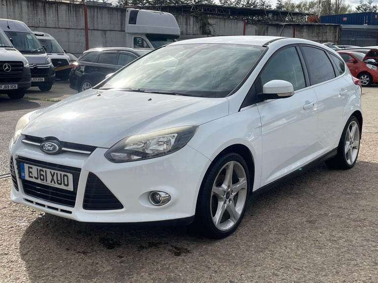 2011 Ford Focus 1.6 Titanium Euro 5 5dr HATCHBACK Petrol Manual