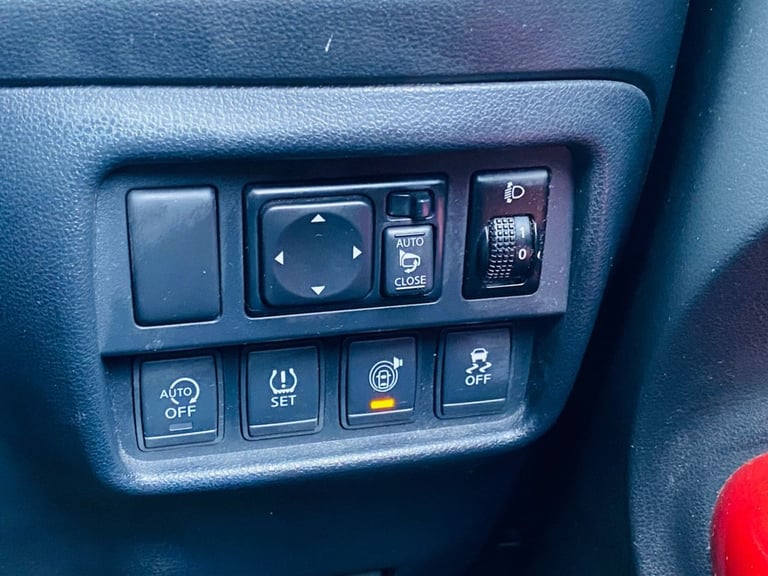 2015 Nissan Juke 1.2 DIG-T Tekna SUV 5dr Petrol Manual Euro 6 (s/s) (115 ps) HATCHBACK Petrol Manual