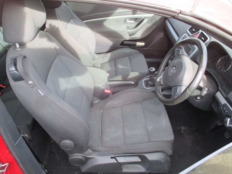 Volkswagen EOS 1.4 TSI SE Cabriolet Euro 5 2dr Petrol Manual - Image 12