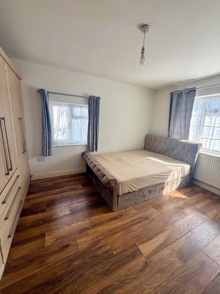 Spacious and Cosy Double Room for Rent in - SL1 2NX