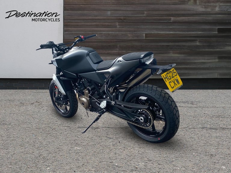 2025 Husqvarna Street SVARTPILEN 801 Petrol black 6 Speed