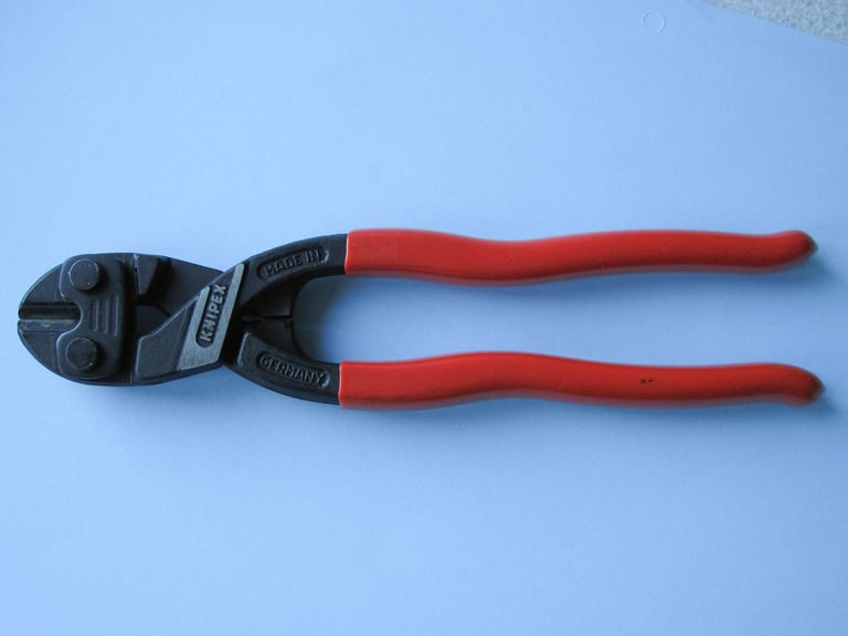 Knipex Cobolt wire cutters 200mm model 71 01 200 SB excellent condition