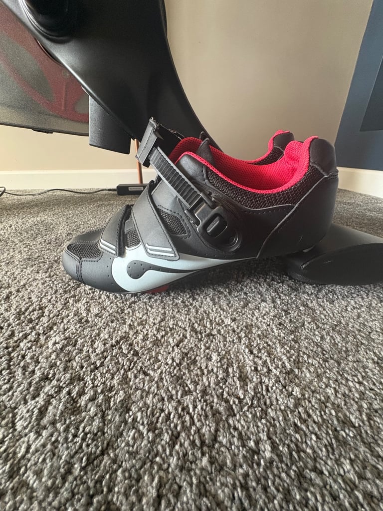 Peloton Bike - plus 2 shoes size 7&10