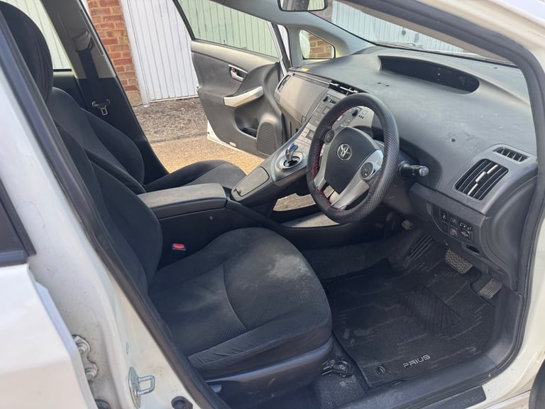 2024 Toyota Prius  Hybrid Electric Manual